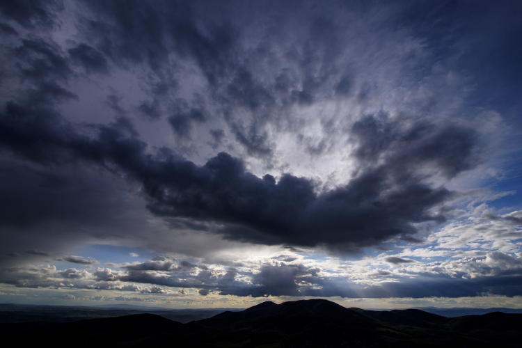 Borult, párás, de enyhe idő várható december első hetében